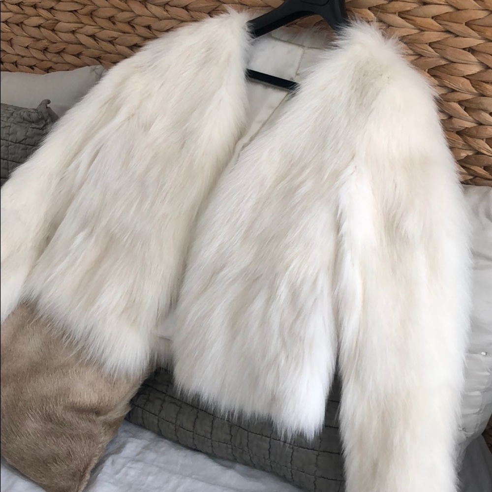 Authentic white fox fur jacket size s like new